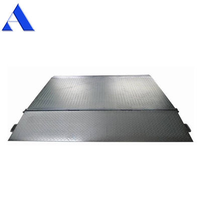 テーブルサイズ 2000x2200mm フォークリフト用の電化鋼と不鋼鋼の移動式ロードドック・ランプ