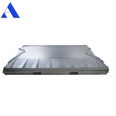 テーブルサイズ 2000x2200mm フォークリフト用の電化鋼と不鋼鋼の移動式ロードドック・ランプ