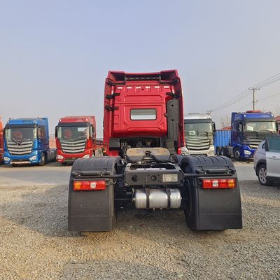 4x2 トラクターヘッド トラック エンジン 排気標準 ディーゼル燃料 6x4 トラクター トレーラー 10 タイヤ 販売
