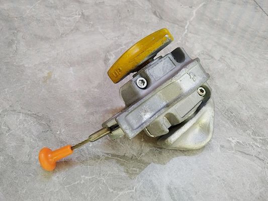 GL認定半自動回転ロックコンテナ ACE-LP-SAで熱浸し電熱表面のストラップとフックを固定する
